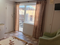 Гостевой дом «Уютный дворик» - номер Стандартный 2-х местный+1 с беседкой фото 4