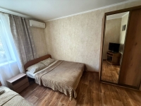 Судак, ул. Бирюзова, 21