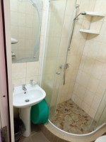 Гостевой дом «Донбас» - номер Семейный с кухней-студией фото 3