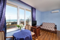 Частный дом «Южный» - номер Семейный с видом на море фото 5