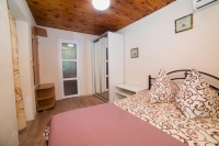 Частное дом «Телец» - номер «Домик во дворе 1» фото 2